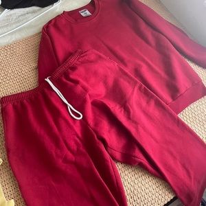 Two piece set sweatpants and crewneck